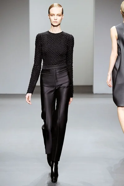 Look 25